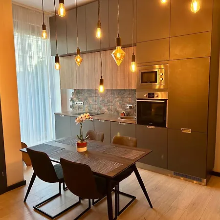 Elegant, 2 Floor Apartment *